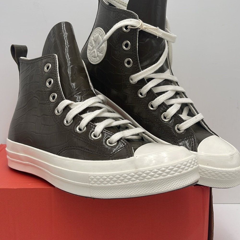 Converse WMNS Crocodile High-Tops A07656C
CHUCK 70 HI
ENGINE SMOKE/ENGINE SMOKE - Picture 4 of 16